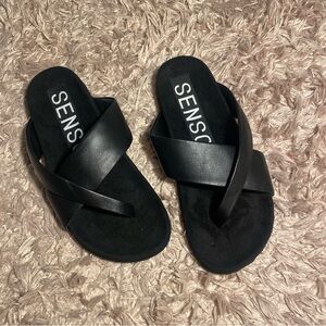 SENSO | Dina black leather crossover sandal